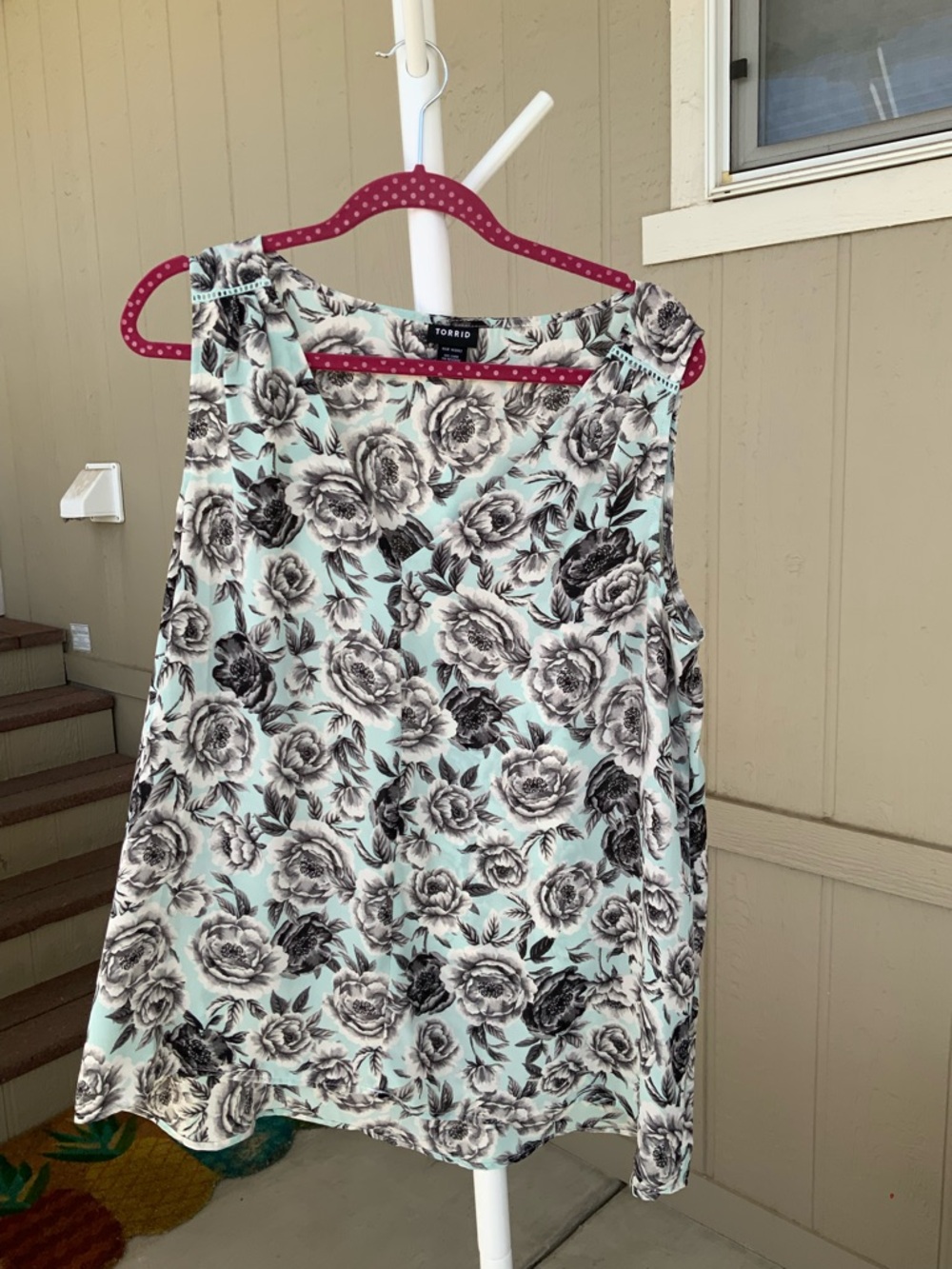 torrid Mint and Black Floral Scoop Neck Tank